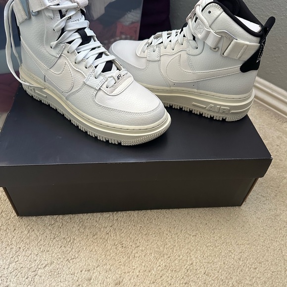 *Nike Air Force 1 Hi UT 2.0. White with black trimming - Picture 4 of 6